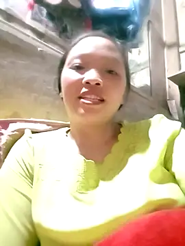 Snapshot of Minkine022 chatting on November 5, 2025, 11:02 am Minkine022 online show from November 5, 2025, 11:02 am