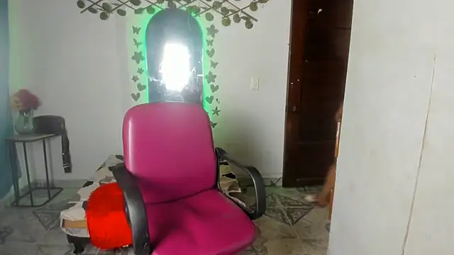 Snapshot of Ebony_luna chatting on July 18, 2026, 7:44 pm Ebony luna online show from July 18, 2026, 7:44 pm