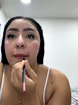 Snapshot of Aria_Laurent chatting on October 2, 2025, 5:38 pm Aria Laurent online show from October 2, 2025, 5:38 pm