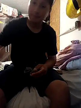 Chyynoxxx online show from December 2, 2025, 4:09 pm