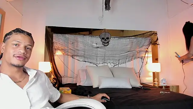 Latin Pleasures online show from October 17, 2025, 7:26 pm