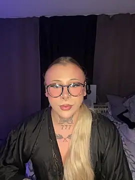 Snapshot of Kimberly-sweety chatting on October 15, 2025, 7:22 pm Kimberly-sweety online show from October 15, 2025, 7:22 pm