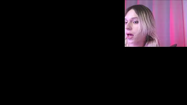 Snapshot of SophieDiamond_Xx chatting on November 21, 2025, 2:05 pm SophieDiamond Xx online show from November 21, 2025, 2:05 pm