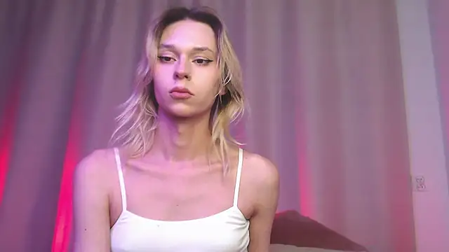 Snapshot of SophieDiamond_Xx chatting on November 14, 2025, 4:54 pm SophieDiamond Xx online show from November 14, 2025, 4:54 pm