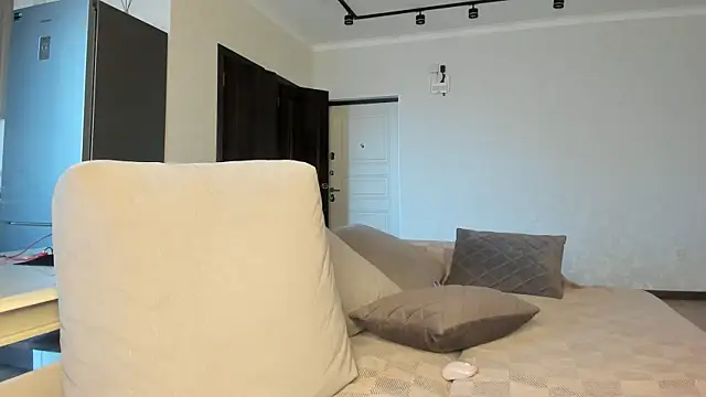 lona li online show from January 10, 2026, 10:43 am