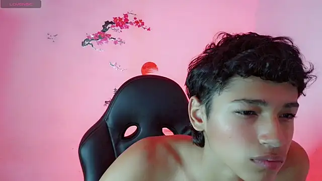 Snapshot of Im_david02 chatting on October 9, 2025, 1:00 pm Im david02 online show from October 9, 2025, 1:00 pm