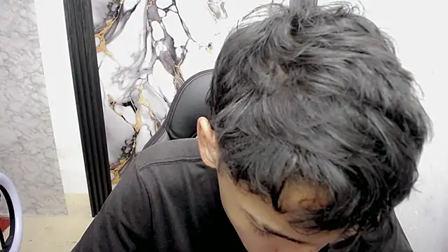 Snapshot of Im_david02 chatting on November 29, 2025, 1:11 pm Im david02 online show from November 29, 2025, 1:11 pm