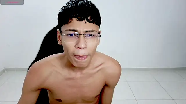 Im david02 online show from May 13, 2026, 1:12 am