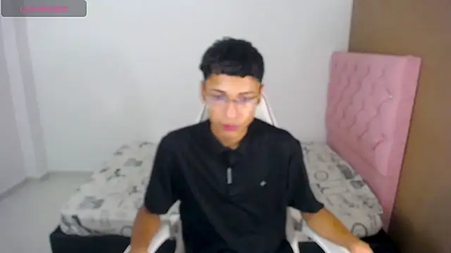 Im david02 online show from May 3, 2026, 12:16 am