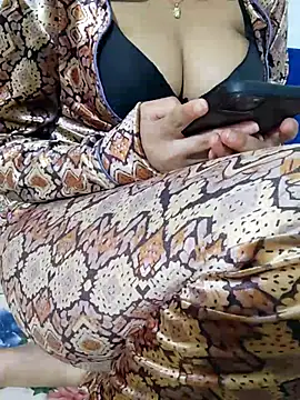 Snapshot of Rihame07 chatting on October 28, 2025, 12:11 am Rihame07 online show from October 28, 2025, 12:11 am