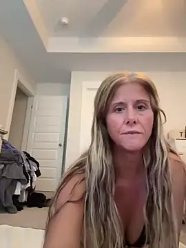 Snapshot of privateplaymilf chatting on June 15, 2026, 9:14 pm privateplaymilf online show from June 15, 2026, 9:14 pm