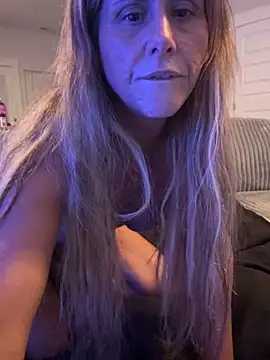 Snapshot of privateplaymilf chatting on October 3, 2025, 6:37 am privateplaymilf online show from October 3, 2025, 6:37 am