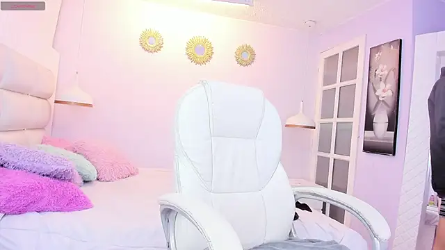 Hottie Guy online show from November 12, 2025, 12:20 pm