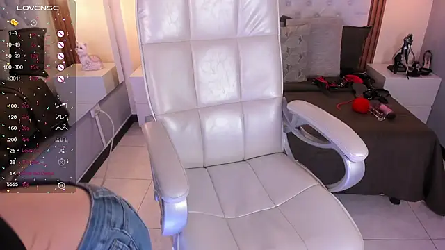 Snapshot of GabrielaaStone chatting on November 9, 2025, 4:49 am GabrielaaStone online show from November 9, 2025, 4:49 am