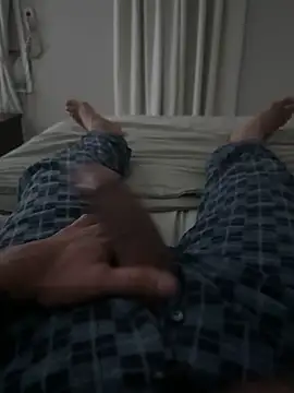 familia0210 online show from October 24, 2025, 1:26 am