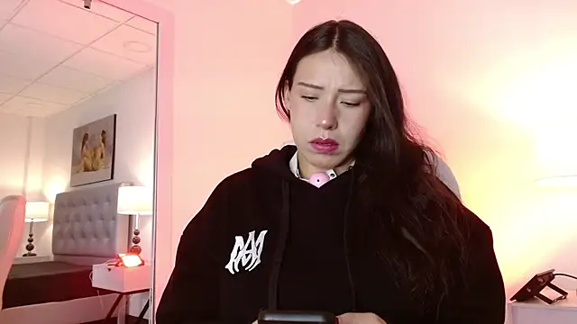 Mariaaam  online show from October 10, 2025, 11:44 am