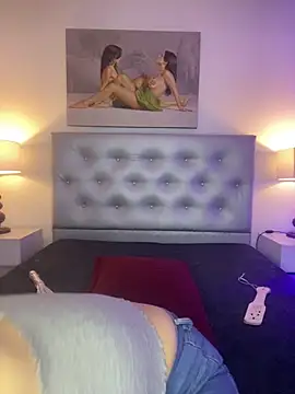 Mariaaam  online show from October 23, 2025, 11:31 am