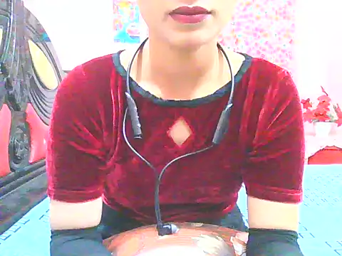 Snapshot of night_queeen7 chatting on November 18, 2025, 6:33 pm night queeen7 online show from November 18, 2025, 6:33 pm