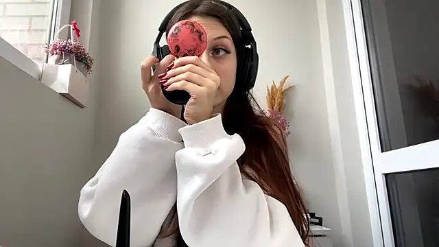 Nayra flash online show from October 10, 2025, 1:23 pm