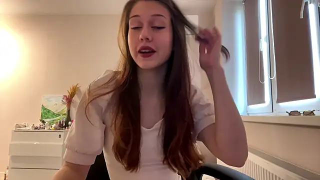 Nayra flash online show from November 22, 2025, 10:36 am