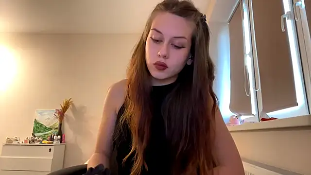 Nayra flash online show from November 26, 2025, 11:54 am