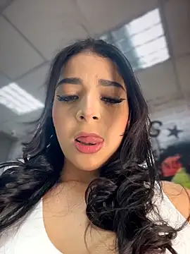 ArieliciousXXX online show from June 19, 2026, 1:28 pm