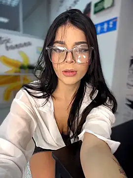 ArieliciousXXX online show from June 11, 2026, 1:19 pm