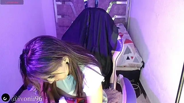 Snapshot of ivoni chatting on November 13, 2025, 9:08 pm ivoni online show from November 13, 2025, 9:08 pm