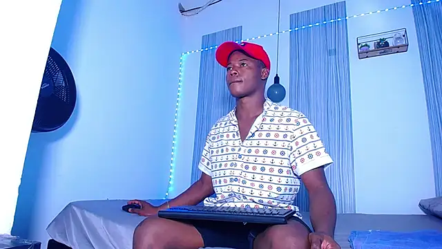 Snapshot of Dark_stallionX chatting on November 4, 2025, 6:55 pm Dark stallionX online show from November 4, 2025, 6:55 pm