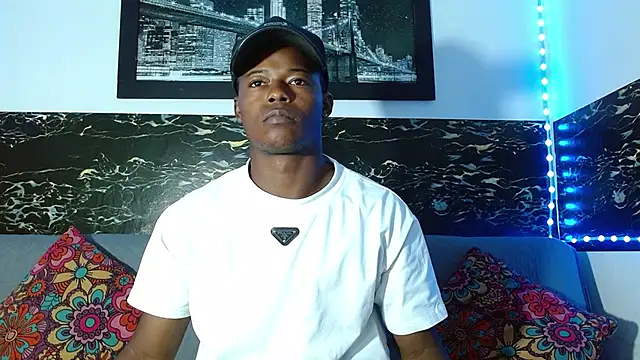 Snapshot of Dark_stallionX chatting on October 13, 2025, 5:58 pm Dark stallionX online show from October 13, 2025, 5:58 pm