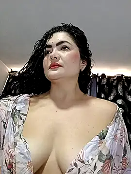 Snapshot of tutisex_ chatting on December 5, 2025, 8:28 pm tutisex online show from December 5, 2025, 8:28 pm