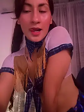 Snapshot of clover_tter_ chatting on October 28, 2025, 7:40 am clover tter online show from October 28, 2025, 7:40 am