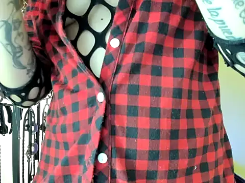 Zulyhenao online show from November 9, 2025, 2:26 am