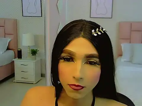 Luna LaFontaine online show from October 6, 2025, 12:17 pm