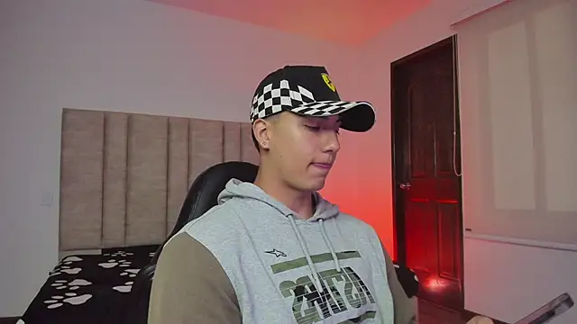 CHRIS MORGAN1 online show from November 7, 2025, 1:48 pm