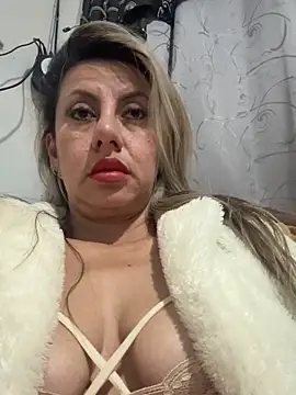 Snapshot of GisellTorres36 chatting on December 1, 2025, 9:26 pm GisellTorres36 online show from December 1, 2025, 9:26 pm