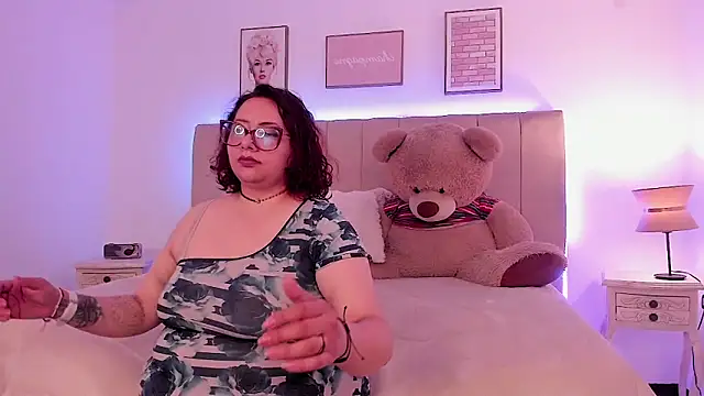 sam von tess online show from November 30, 2025, 6:03 am