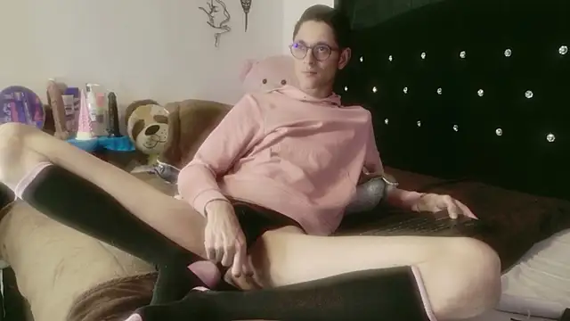 Tyler cat online show from May 6, 2026, 3:49 pm