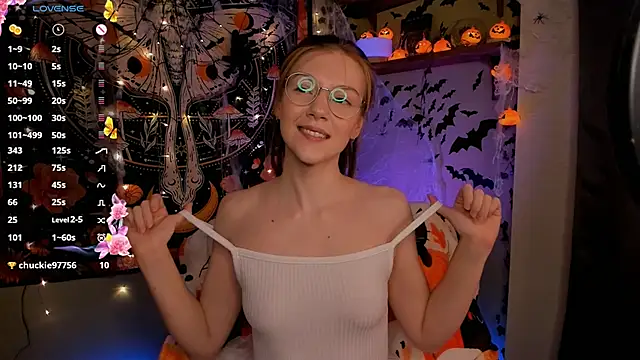 Snapshot of lyra_thenymph chatting on October 24, 2025, 10:36 am lyra thenymph online show from October 24, 2025, 10:36 am