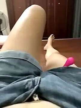 Lili 2love online show from October 16, 2025, 12:57 pm