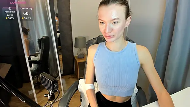 Snapshot of EvaToniz chatting on November 13, 2025, 1:09 am EvaToniz online show from November 13, 2025, 1:09 am