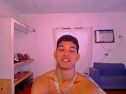 Snapshot of theMyke101 chatting on June 15, 2026, 10:09 pm theMyke101 online show from June 15, 2026, 10:09 pm