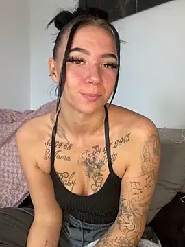 Snapshot of YoungZoexx chatting on October 14, 2025, 10:05 am YoungZoexx online show from October 14, 2025, 10:05 am