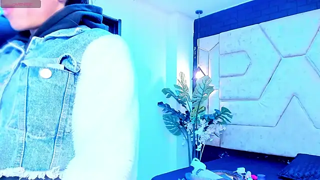 Julieta Slav3 online show from May 9, 2026, 8:56 pm