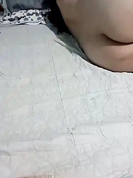 tulip-bae online show from October 7, 2025, 3:29 am