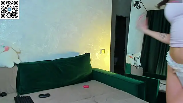 Snapshot of miamiumiu chatting on November 21, 2025, 2:43 am miamiumiu online show from November 21, 2025, 2:43 am