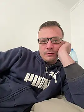 Snapshot of viktor1992-1-1 chatting on February 16, 2026, 2:27 pm viktor1992-1-1 online show from February 16, 2026, 2:27 pm