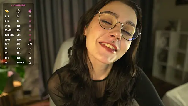 Snapshot of ElizabethMilller_ chatting on May 11, 2026, 3:18 pm ElizabethMilller online show from May 11, 2026, 3:18 pm