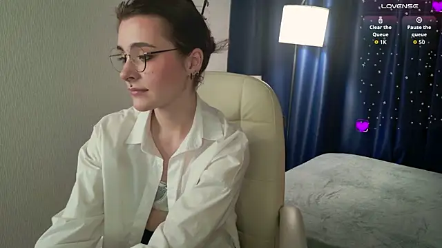 Snapshot of ElizabethMilller_ chatting on June 13, 2026, 9:46 pm ElizabethMilller online show from June 13, 2026, 9:46 pm