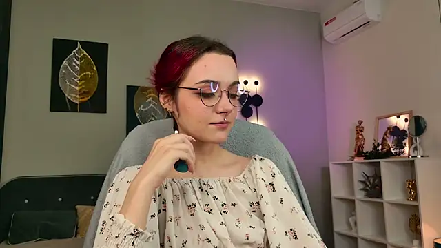 ElizabethMilller  online show from November 27, 2025, 10:10 pm